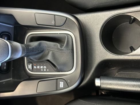 Used 2025 Kia Soul LX w/ LX Technology Package FWD image 22