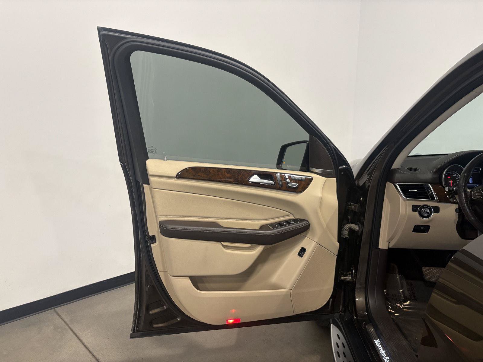Used 2017 Mercedes-Benz GLS 450 4MATIC image 10