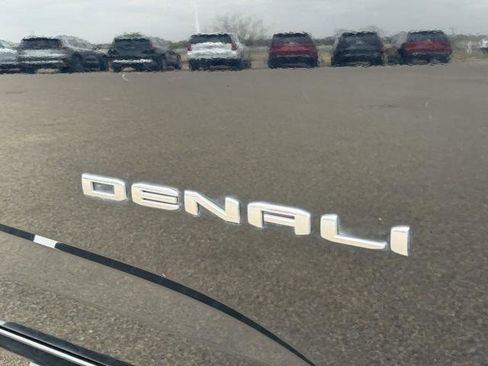 Used 2022 GMC Canyon Denali image 14