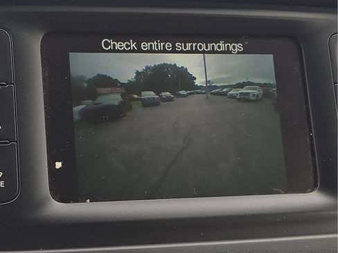 Used 2018 Jeep Cherokee Latitude w/ Altitude Package FWD image 13