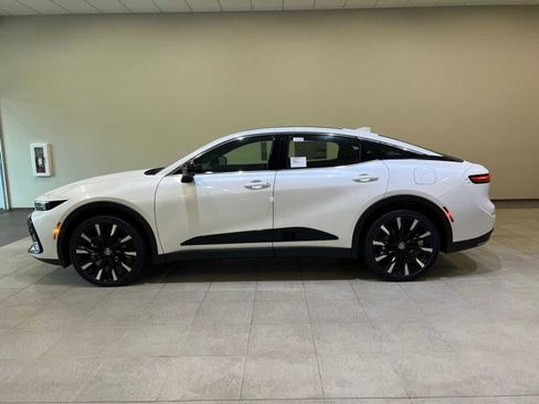 New 2026 Toyota Crown Platinum image 3