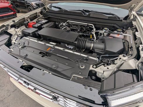 New 2026 GMC Canyon Denali image 8