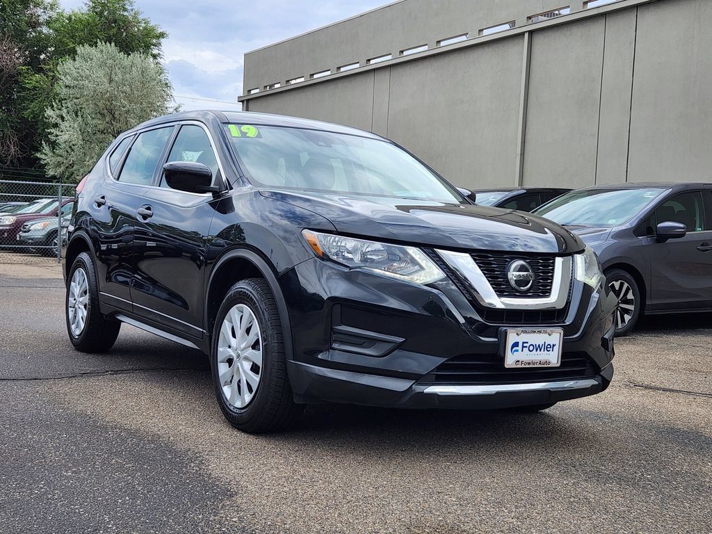 Used 2019 Nissan Rogue S AWD/4WD image 3