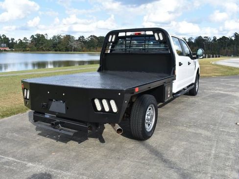 Used 2019 Ford F250 XL w/ Power Equipment Group image 5