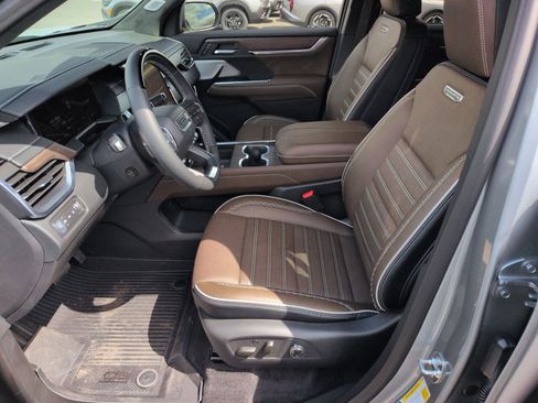 New 2026 GMC Acadia Denali Ultimate w/ LPO, Floor Liner Package AWD/4WD image 12