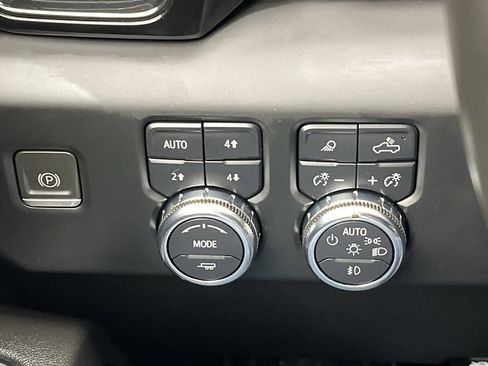 Certified 2024 GMC Sierra 2500 AT4 w/ Technology Package image 17