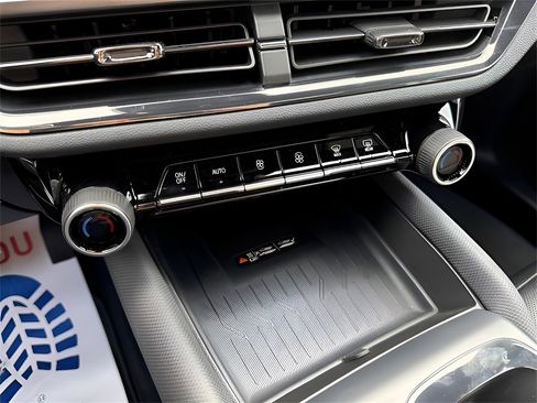 New 2025 Chevrolet Equinox EV RS image 36