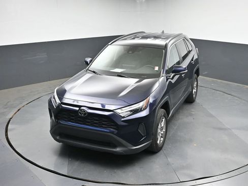 Used 2022 Toyota RAV4 XLE image 17