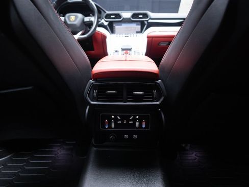 Used 2022 Lamborghini Urus AWD/4WD image 56