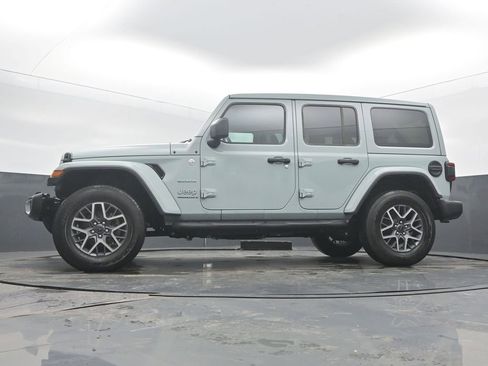 Used 2024 Jeep Wrangler Sahara image 46