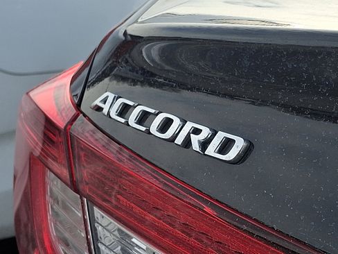 Used 2021 Honda Accord EX-L image 10