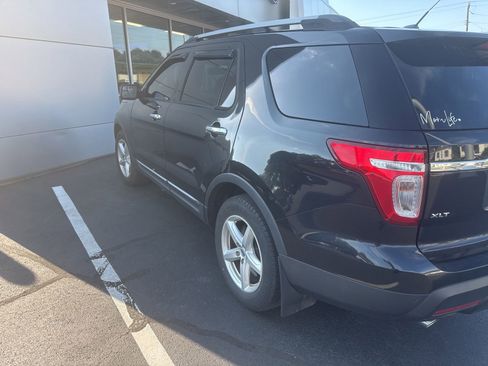 Used 2015 Ford Explorer XLT w/ Equipment Group 202A FWD image 4