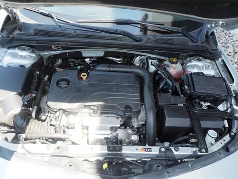 Used 2021 Chevrolet Malibu LT image 32