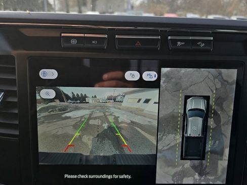 Used 2023 Ford F250 Lariat w/ Chrome Package image 27