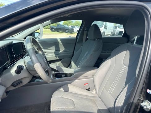 Used 2021 Hyundai Elantra SEL w/ Convenience Package FWD image 10