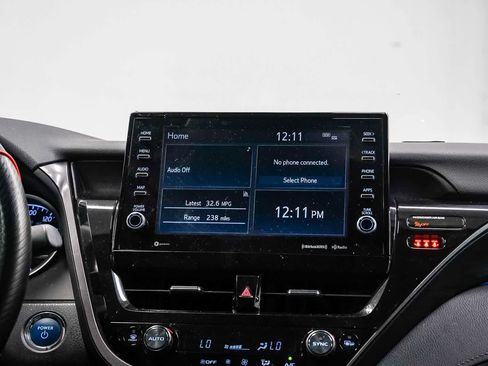 Used 2022 Toyota Camry XLE FWD image 14