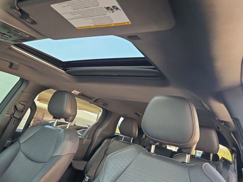 Used 2022 Toyota Sienna XSE image 23