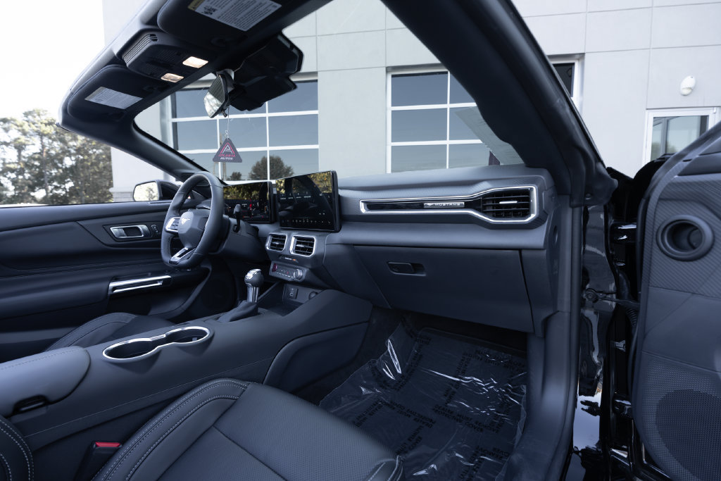 Used 2026 Ford Mustang Premium RWD image 34