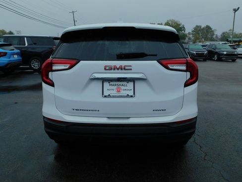 Used 2022 GMC Terrain SLE image 8