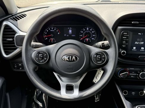 Used 2020 Kia Soul S FWD image 17