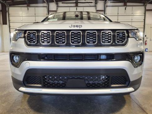 Used 2025 Jeep Compass Limited AWD/4WD image 8