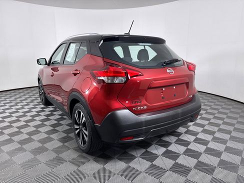 Used 2019 Nissan Kicks SV FWD image 16