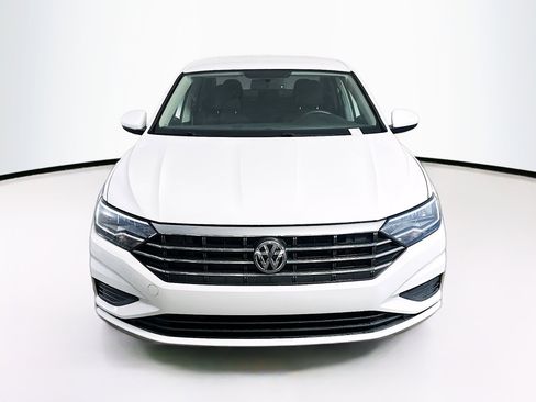 Used 2021 Volkswagen Jetta FWD image 2