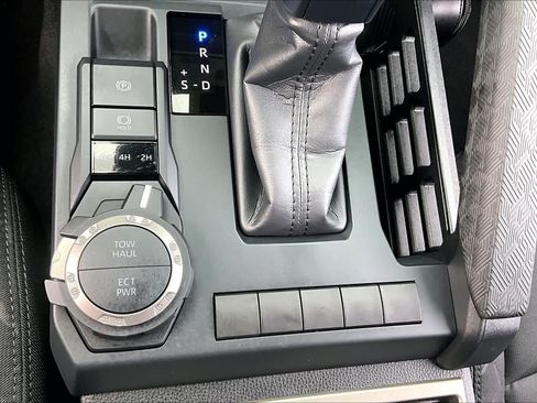 Certified 2026 Toyota Tacoma SR5 AWD/4WD image 31