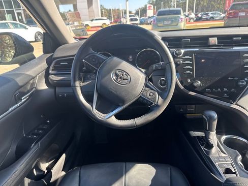 Used 2019 Toyota Camry XSE image 21