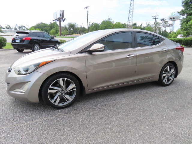 Used 2015 Hyundai Elantra Limited FWD image 12