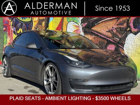 Used 2021 Tesla Model 3 Performance image 1