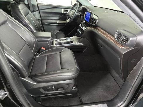 Used 2023 Ford Explorer Limited image 11