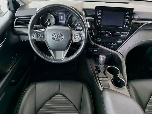 Certified 2022 Toyota Camry SE image 3