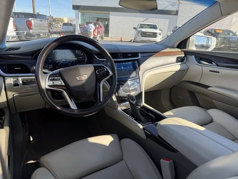 Used 2016 Cadillac XTS Platinum image 3