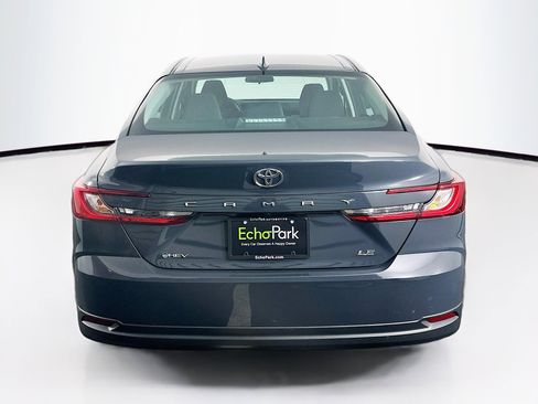 Used 2025 Toyota Camry LE image 7