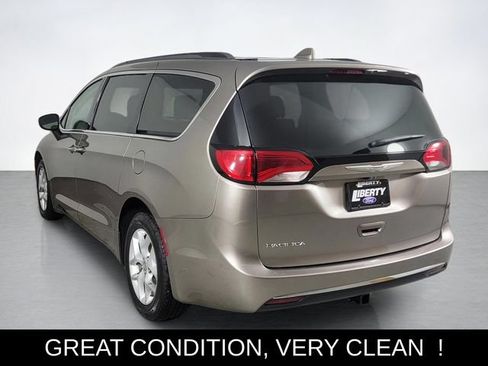 Used 2017 Chrysler Pacifica Touring Plus w/ Tire & Wheel Group FWD image 5