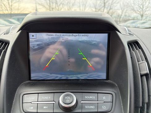 Used 2019 Ford Escape SE image 12