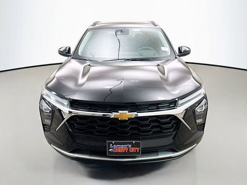 New 2026 Chevrolet Trax LT image 2
