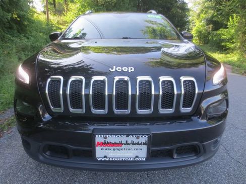 Used 2016 Jeep Cherokee Latitude w/ Safety/Convenience Group AWD/4WD image 3