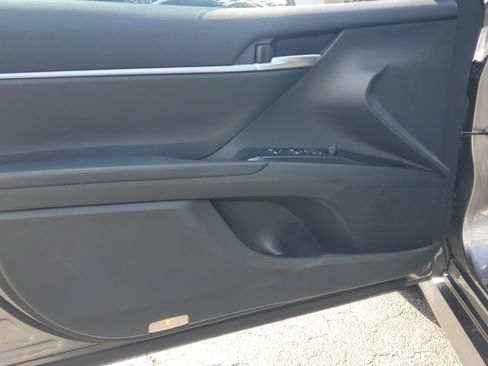 Certified 2018 Toyota Camry LE w/ Convenience Package image 18