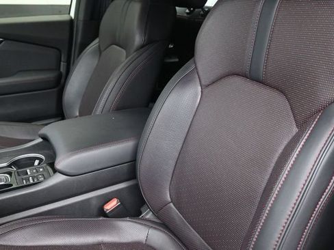 Used 2025 Honda Pilot Black Edition image 17