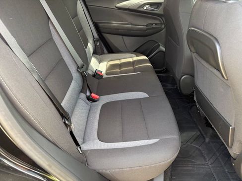 Used 2024 Chevrolet TrailBlazer LT w/ LT Cold Weather Package FWD image 33