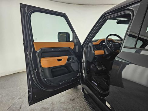 Used 2022 Land Rover Defender 110 X AWD/4WD image 19