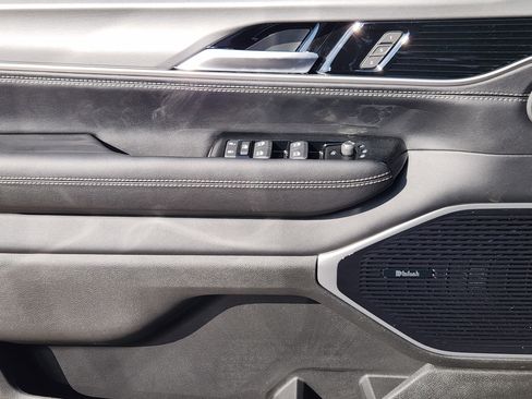 New 2026 Jeep Grand Wagoneer Limited AWD/4WD image 17