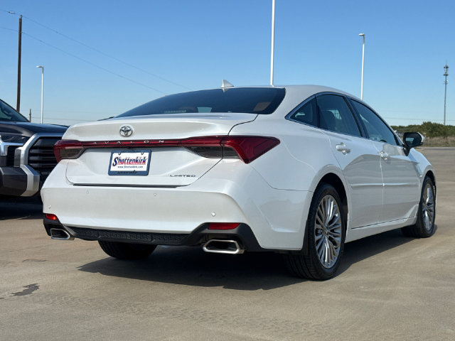 Used 2022 Toyota Avalon Limited w/ Advanced Safety Package FWD image 8
