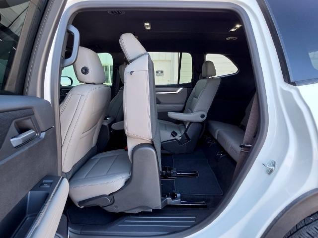 Used 2026 GMC Acadia Elevation w/ Elevation Premium Package FWD image 30