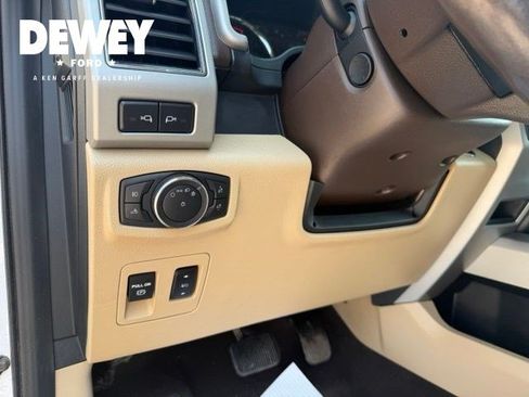 Used 2019 Ford F150 Lariat w/ Equipment Group 502A Luxury AWD/4WD image 10