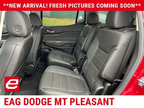 Used 2023 GMC Acadia Denali w/ Denali Ultimate Package FWD image 10