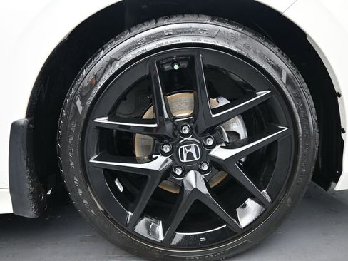 Used 2025 Honda Civic Sport image 11