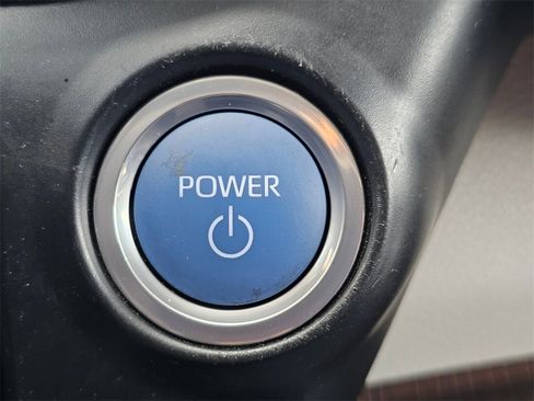 Used 2021 Toyota Sienna LE image 25